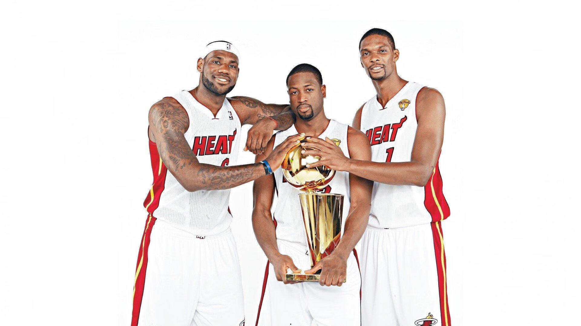 穆帅回顾欧冠经典对决,当年皇马实力明显占优,战胜阿贾克斯并非偶然